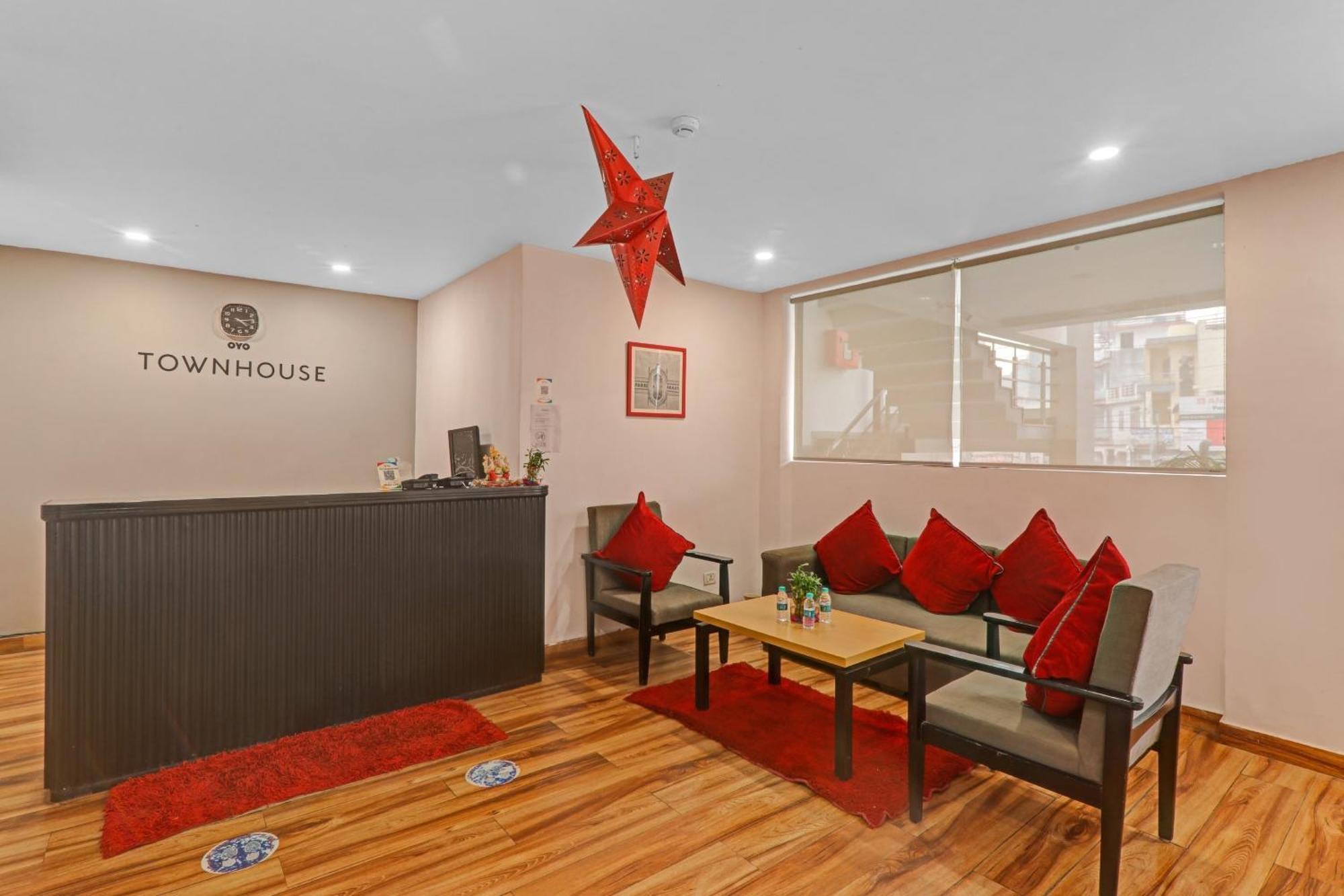 Townhouse The Shubham Hotel Bijnaur Exterior photo