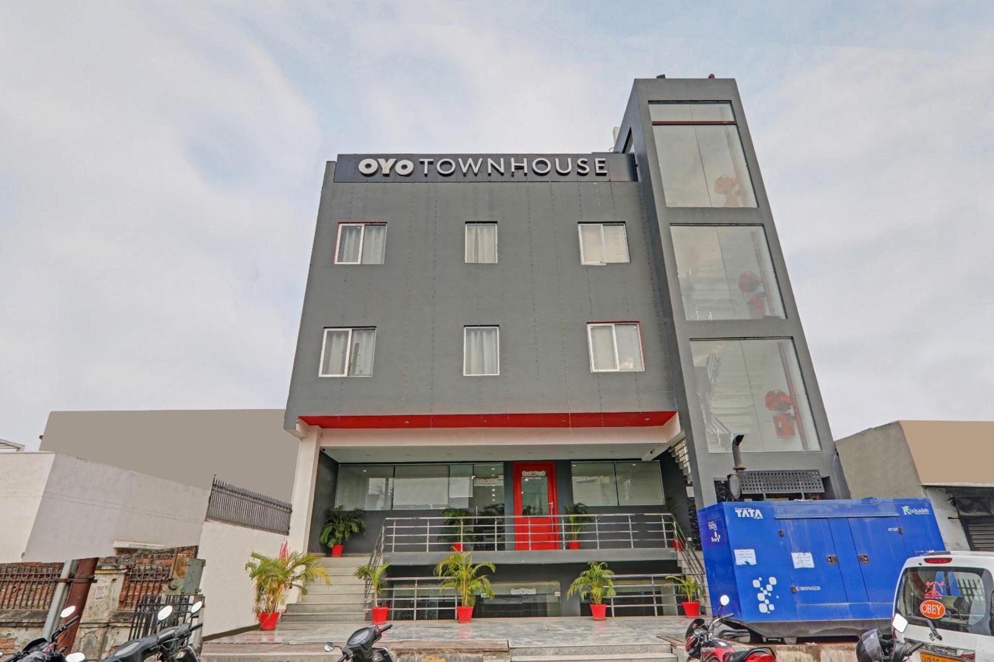 Townhouse The Shubham Hotel Bijnaur Exterior photo