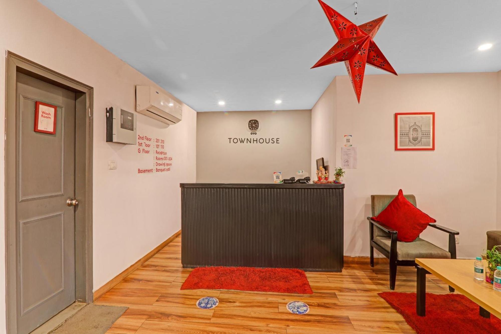 Townhouse The Shubham Hotel Bijnaur Exterior photo